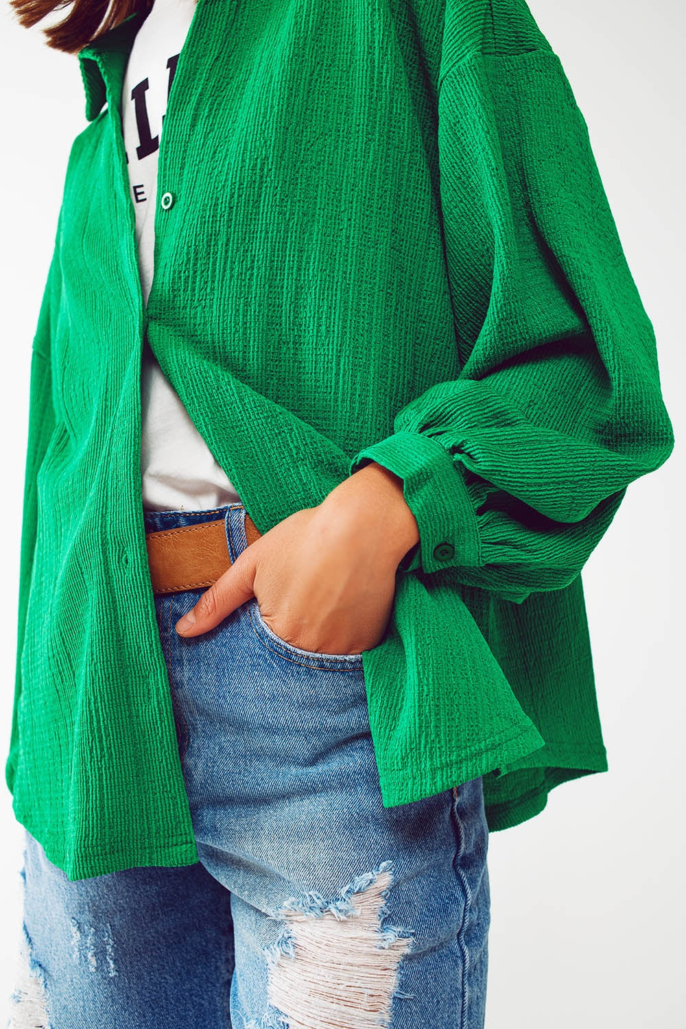 Camisa com textura e mangas bufantes em verde