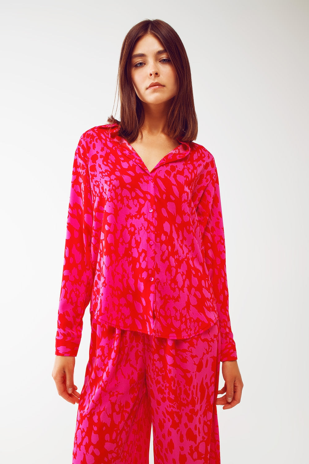 Camisa com estampa animal em fúcsia