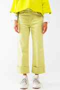 Calça jeans de perna reta com bainha cropped em verde limão