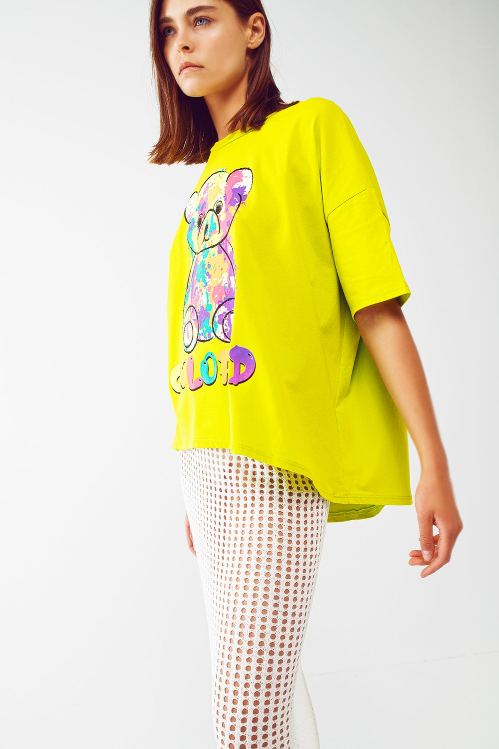Camiseta lime folgada com urso colorido