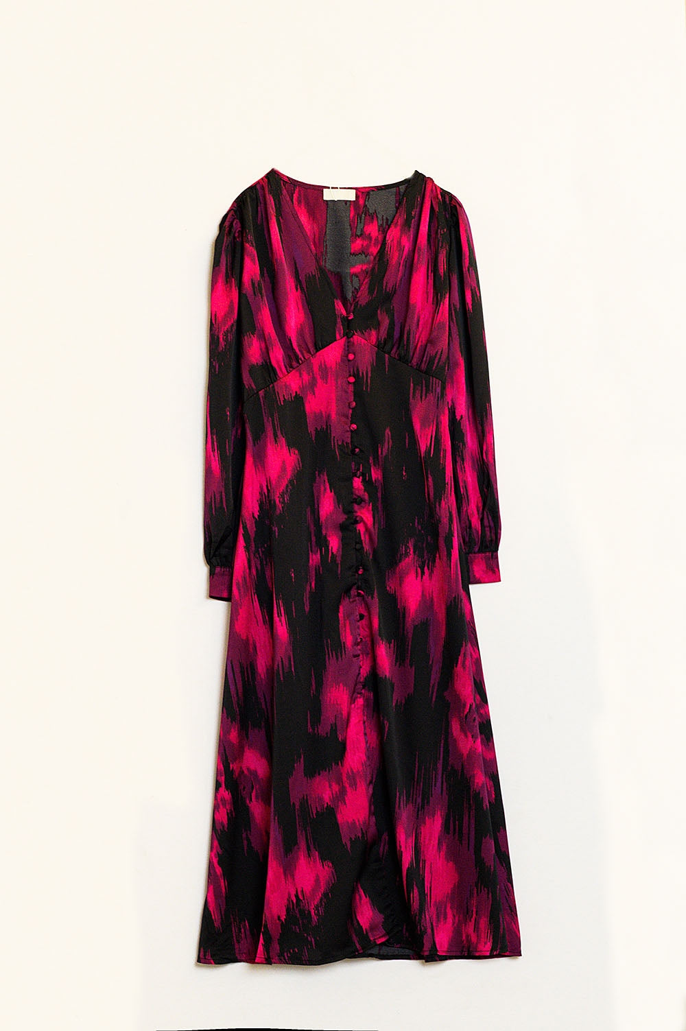 Vestido longo estampado com botões e decote em V