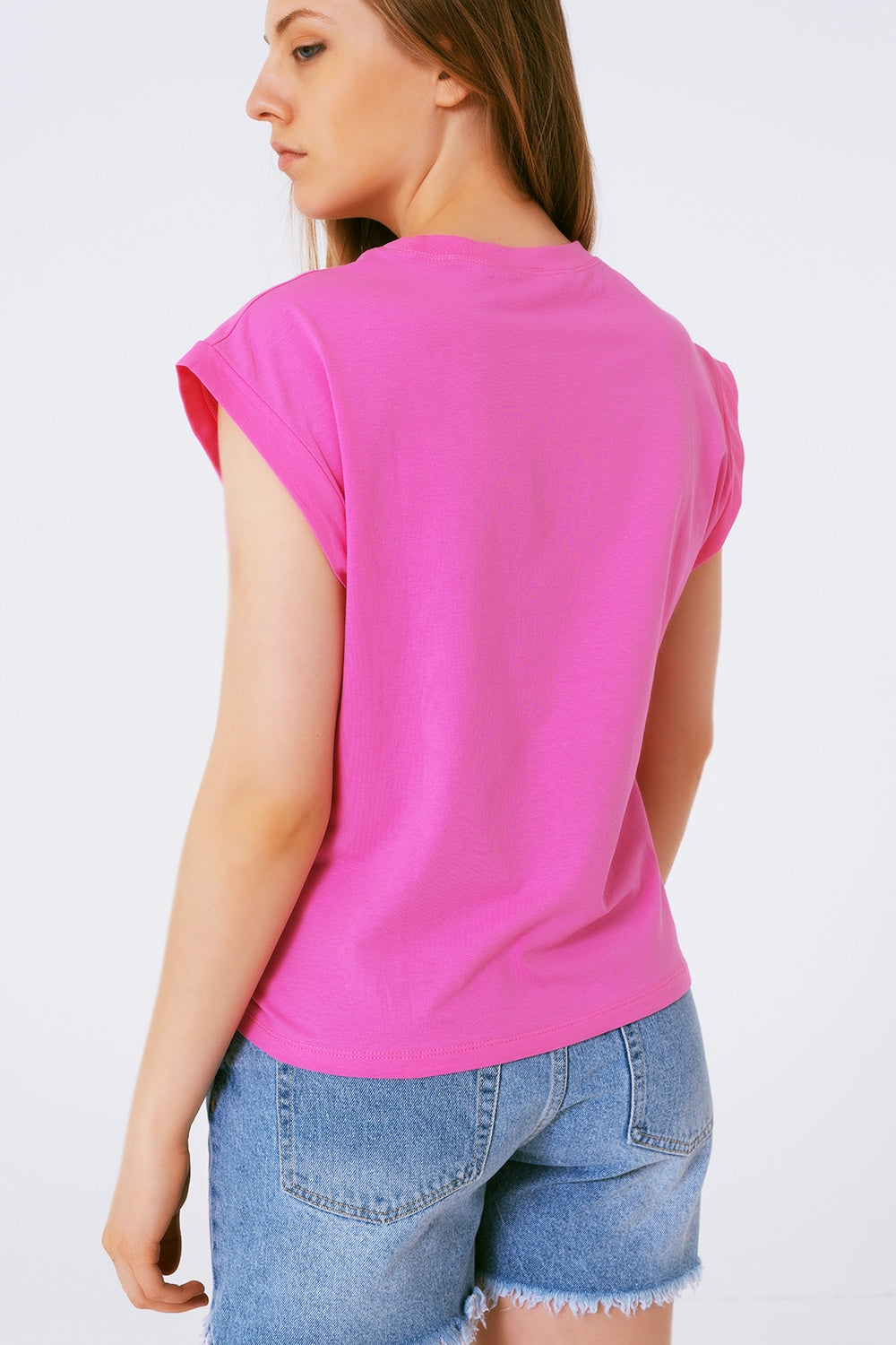 Camiseta sem mangas com detalhe em strass rosa