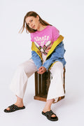 Camiseta com estampa gráfica e o texto Summer Love em rosa