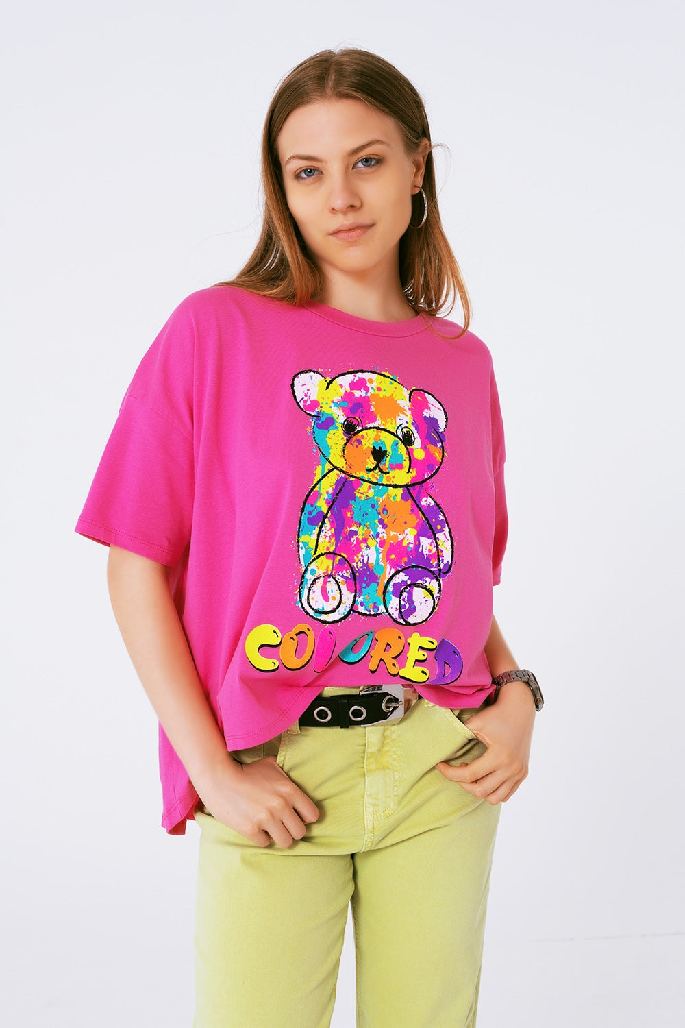 camiseta fuchsia folgada com urso colorido