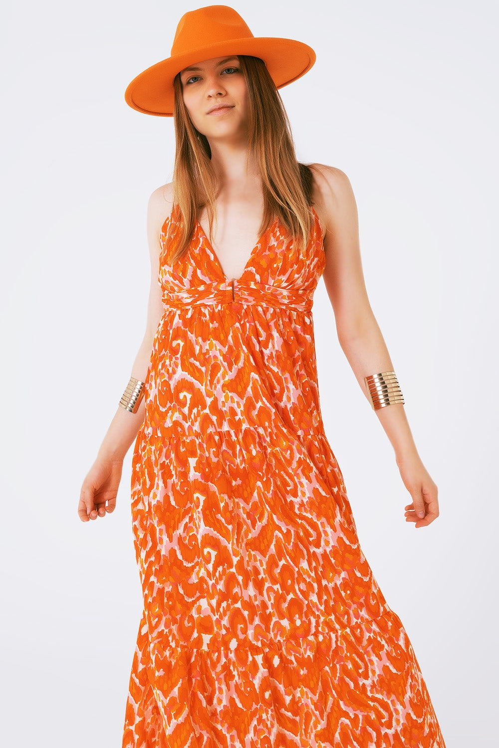 Vestido longo estampado floral com decote em V em laranja