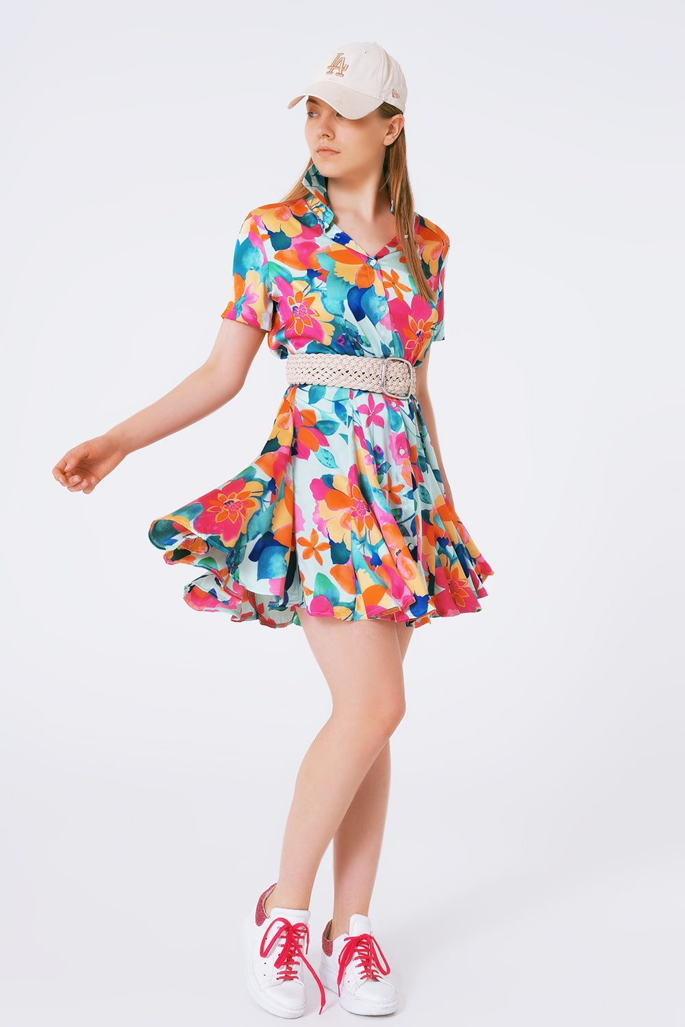 mini vestido de cetim macio com estampa de flores