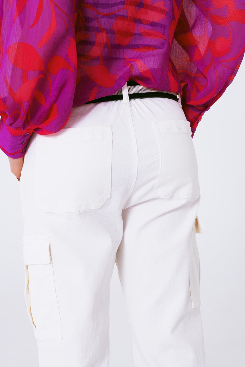 Calça cargo de perna reta em branco