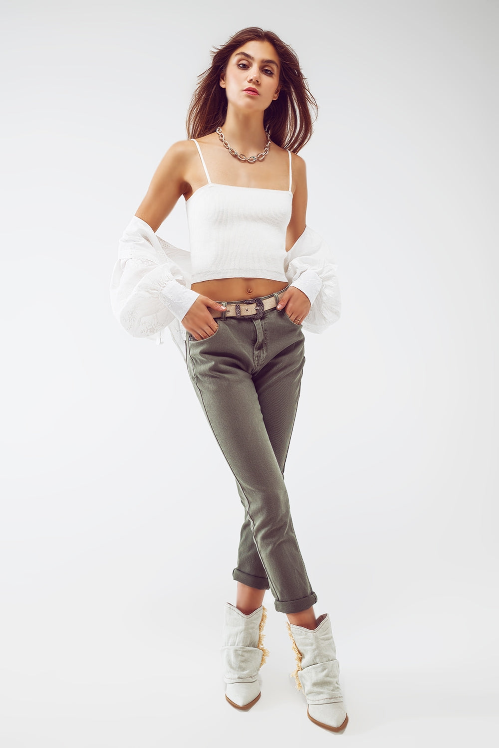 Calça jeans skinny básica em verde militar