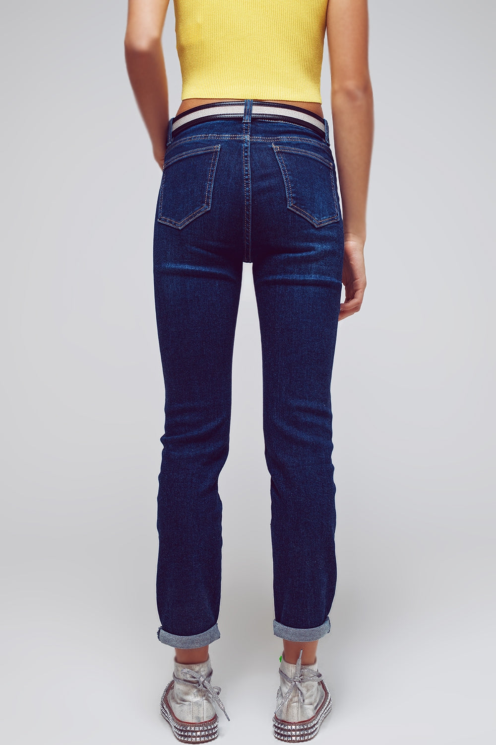 Calça jeans skinny em lavagem azul médio