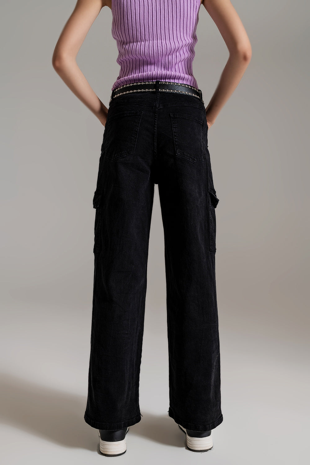 Calça cargo reta em preto