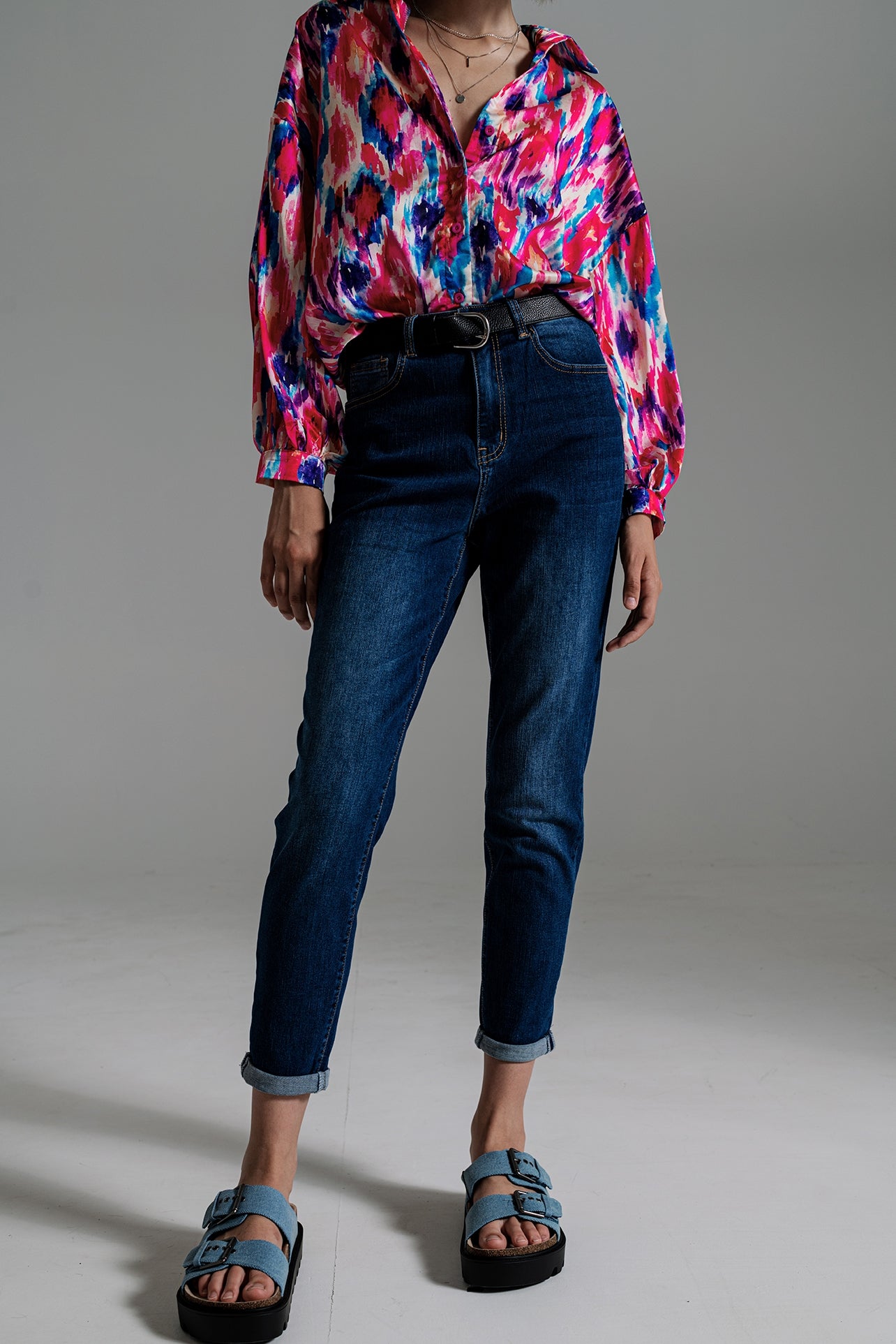 Jeans básicos de perna Regular em lavagem média