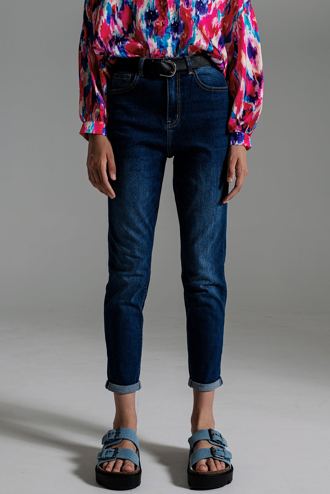 Jeans básicos de perna Regular em lavagem média