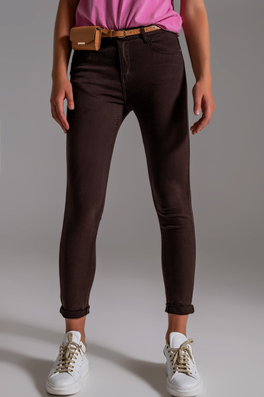 Calça de ganga skinny de cintura alta em marrom
