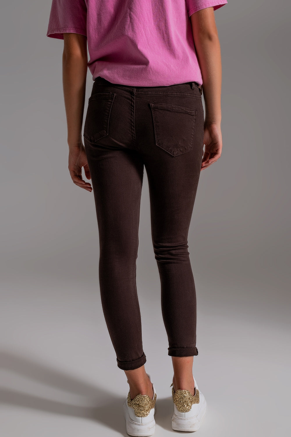 Calça de ganga skinny de cintura alta em marrom