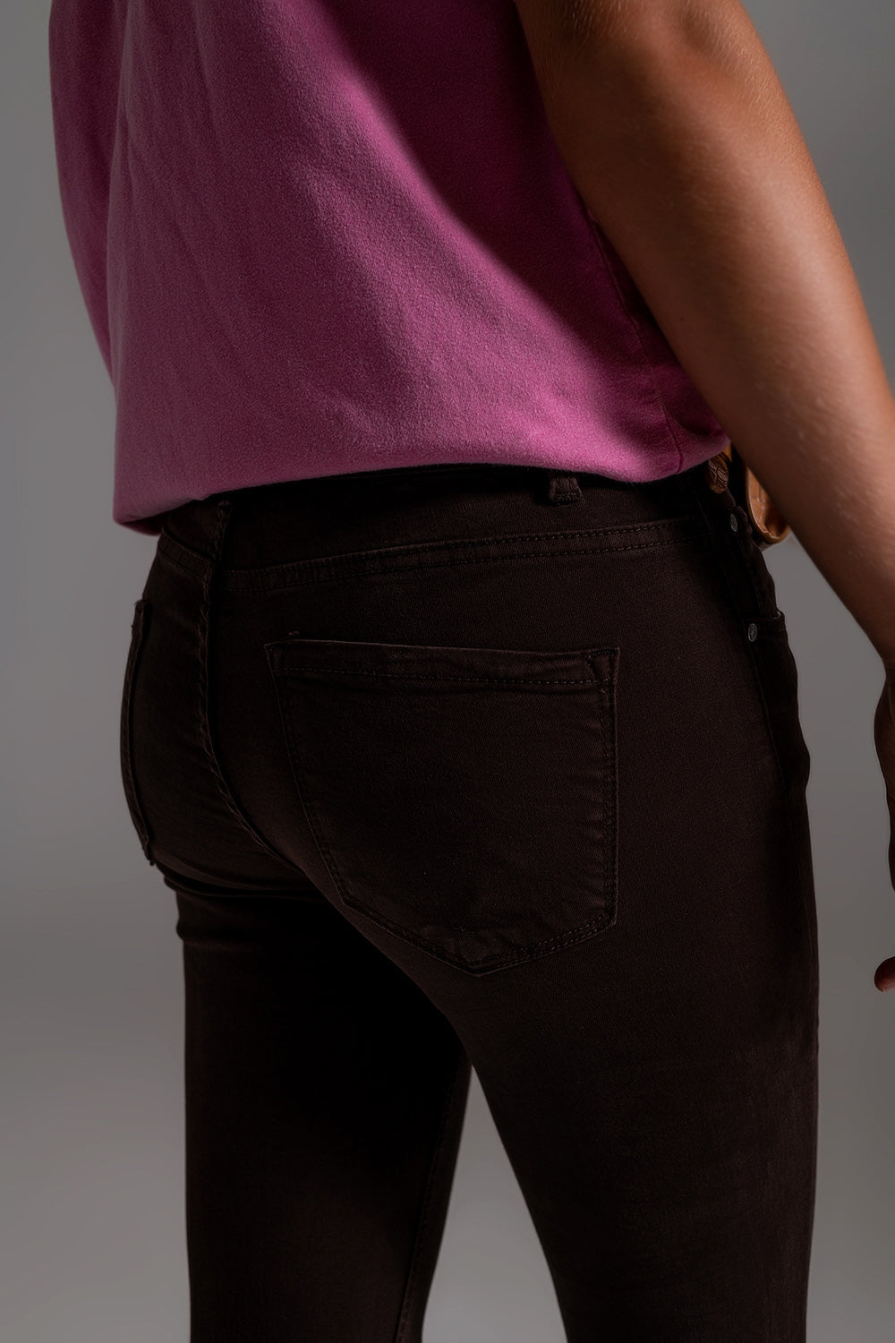 Calça de ganga skinny de cintura alta em marrom