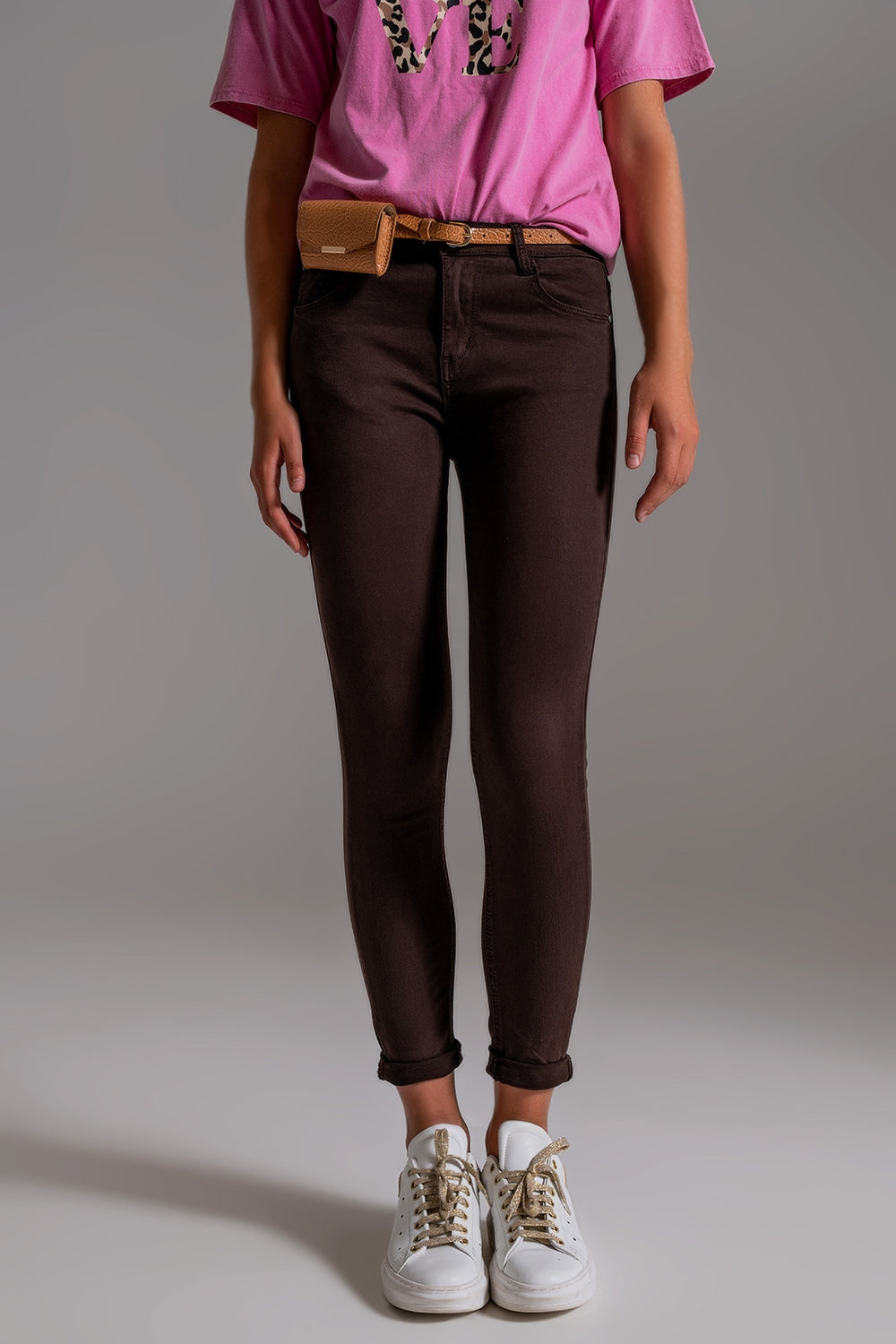 Calça de ganga skinny de cintura alta em marrom