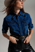 camisa de ganga justa com detalhes gráficos pretos com strass