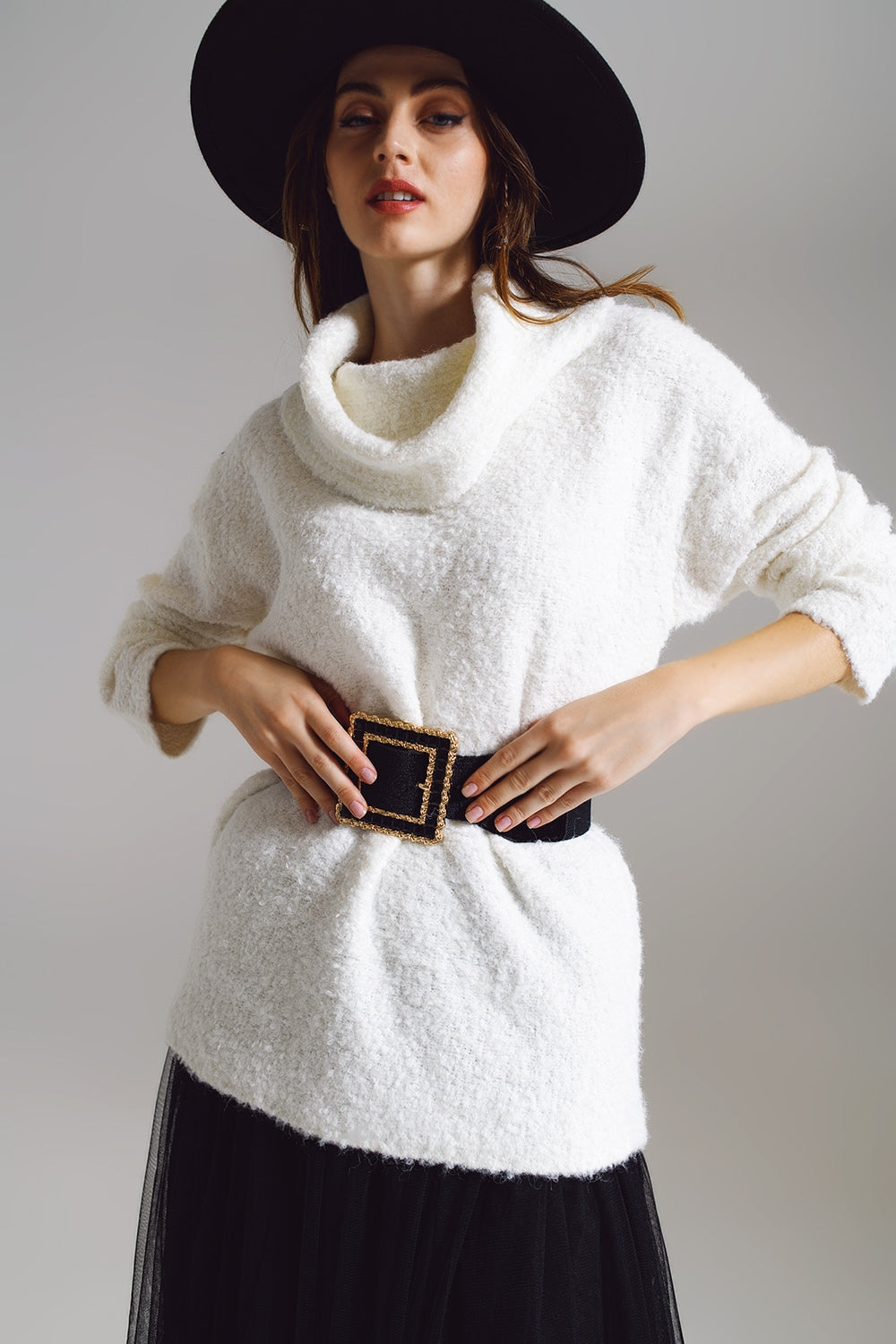 Camisola larga com decote bardot em branco
