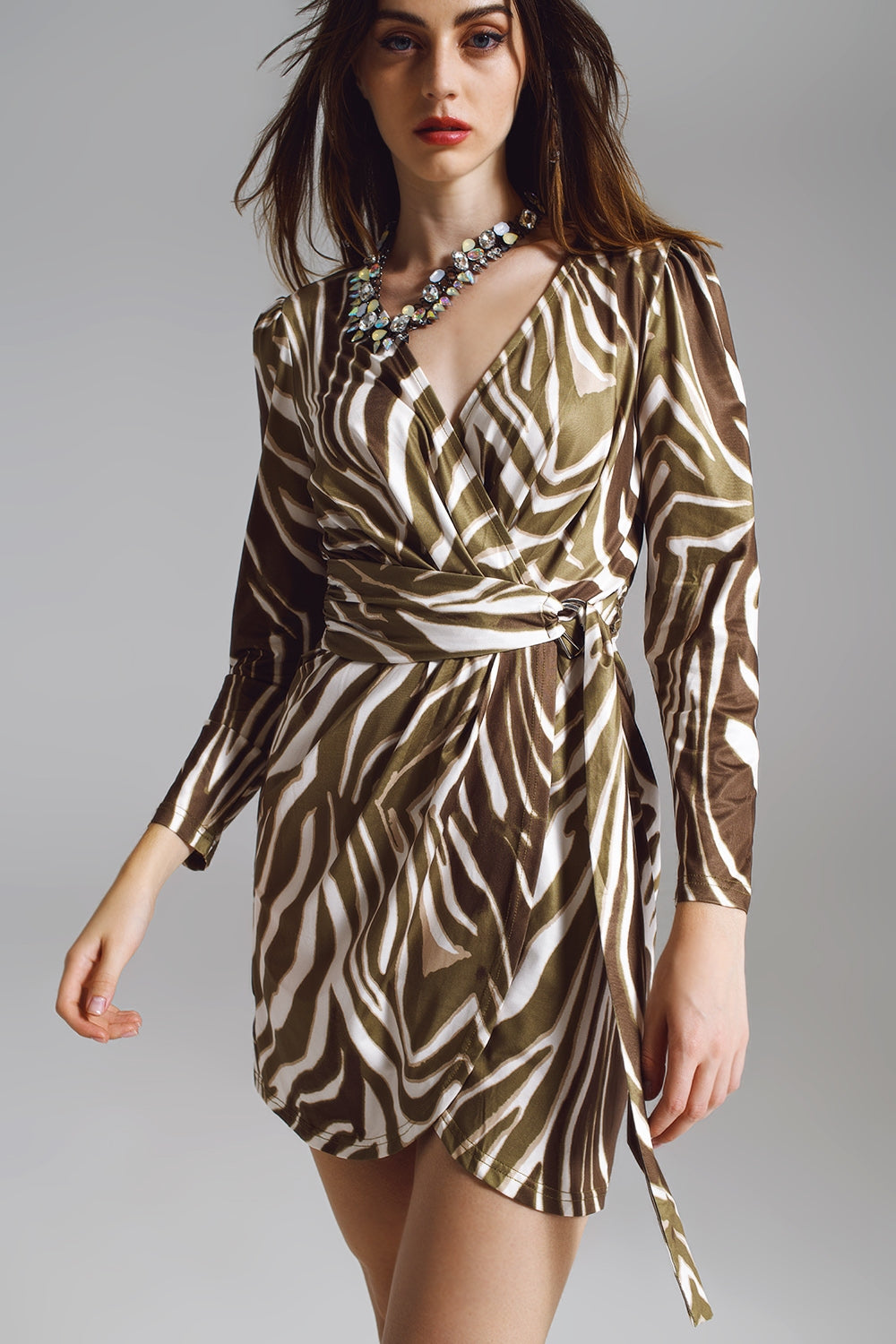 Vestido de manga longa com cinto estampado de zebra creme e verde-oliva