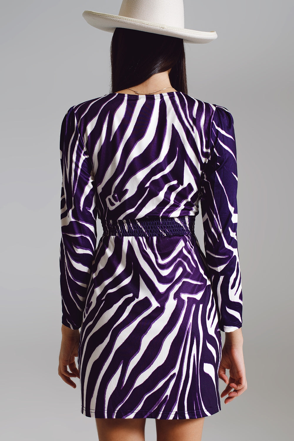 Vestido de manga comprida com cinto em Creme e Estampa de Zebra Roxa
