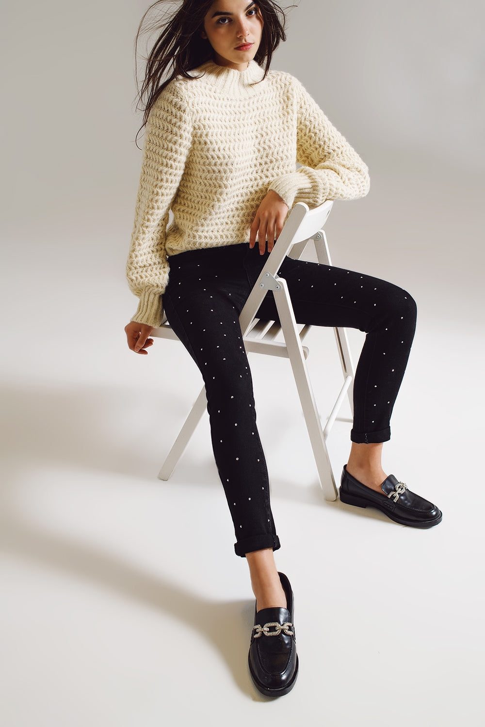 Calças de ganga skinny com apliques de strass em preto