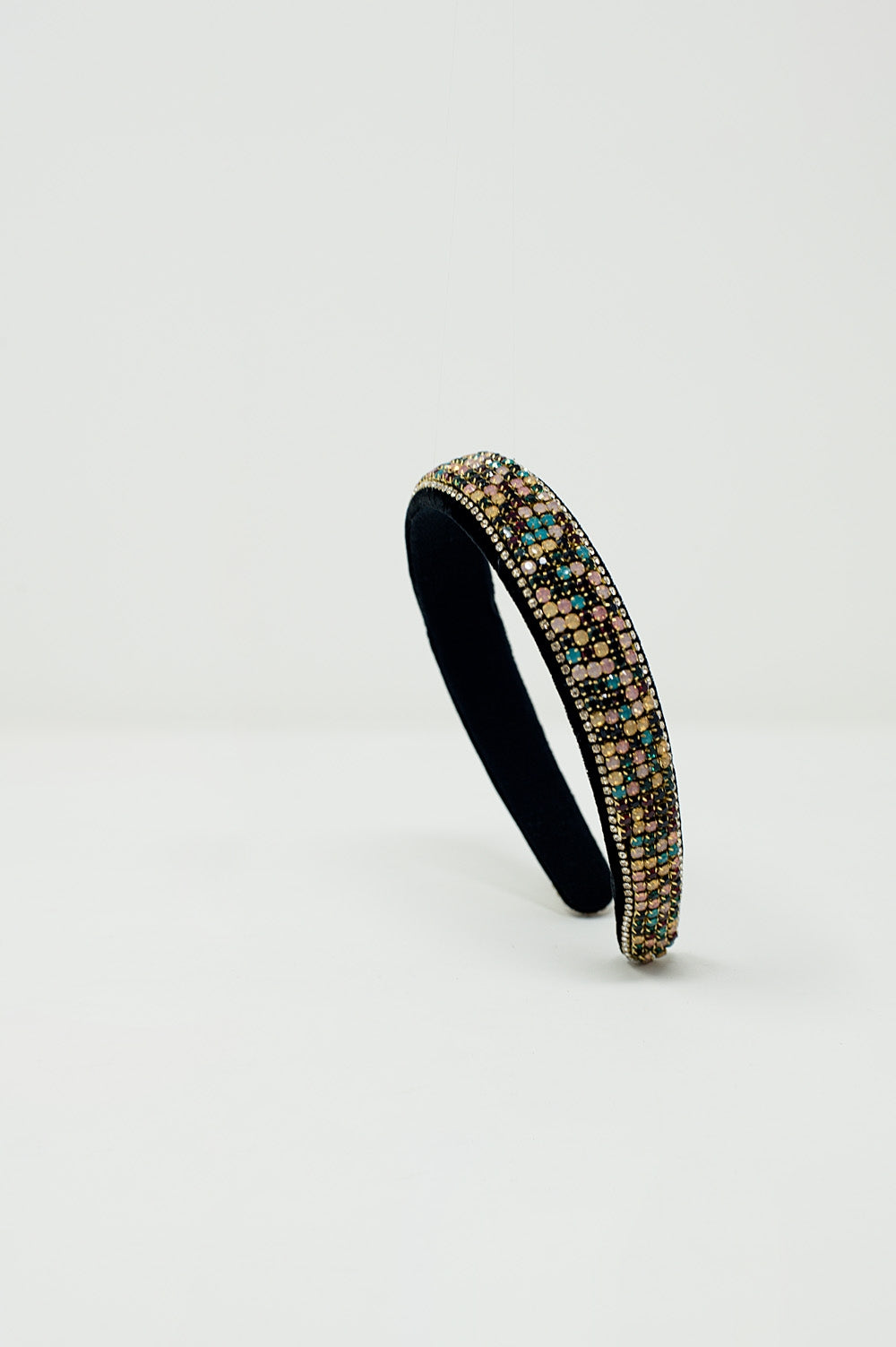 Diadema de veludo com detalhes de strass