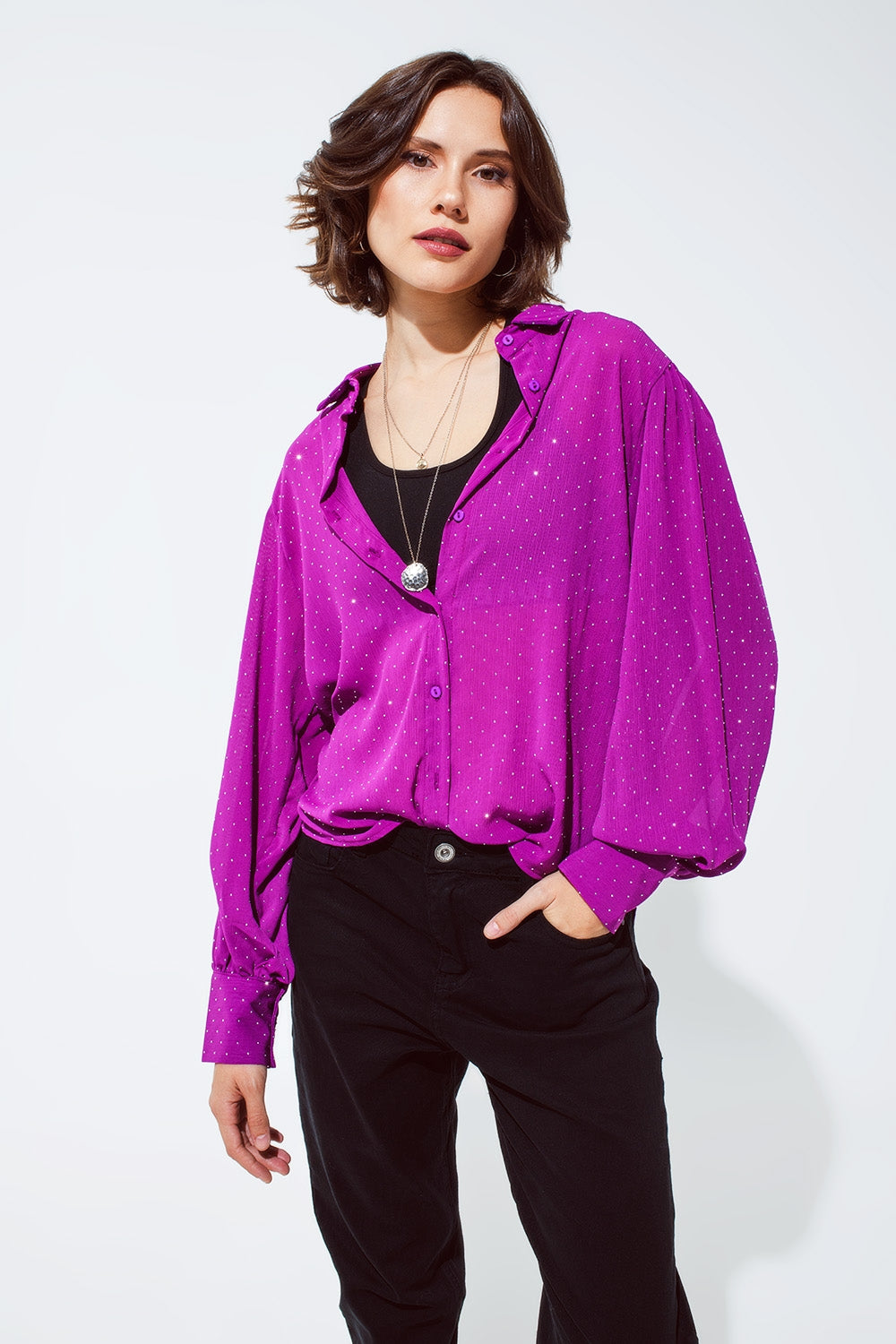 Blusa em magenta com detalhes de strass