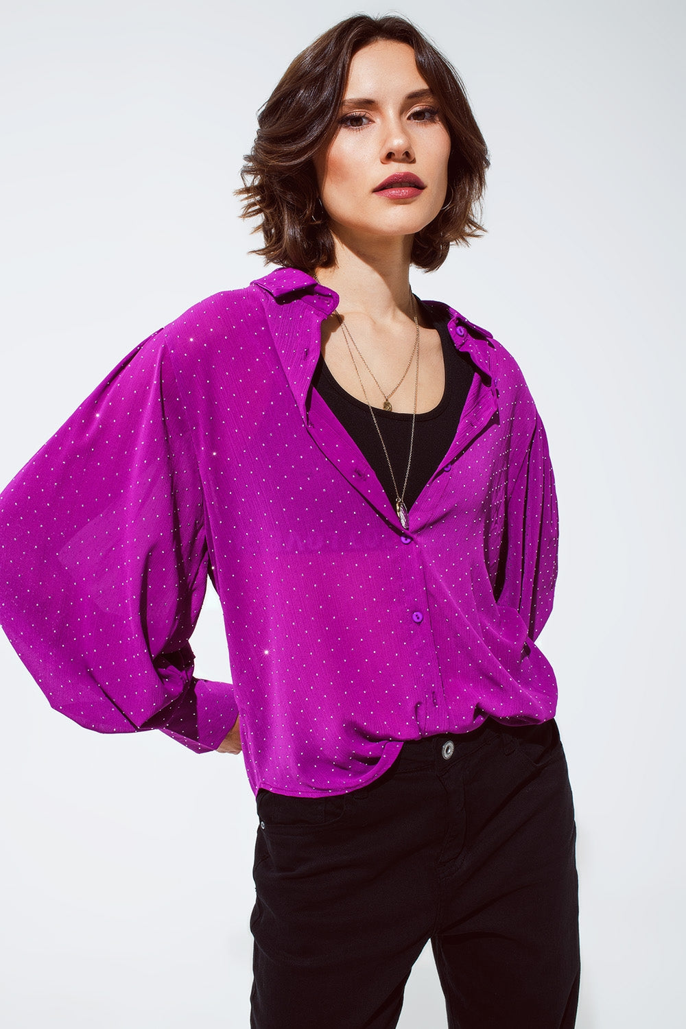 Blusa em magenta com detalhes de strass