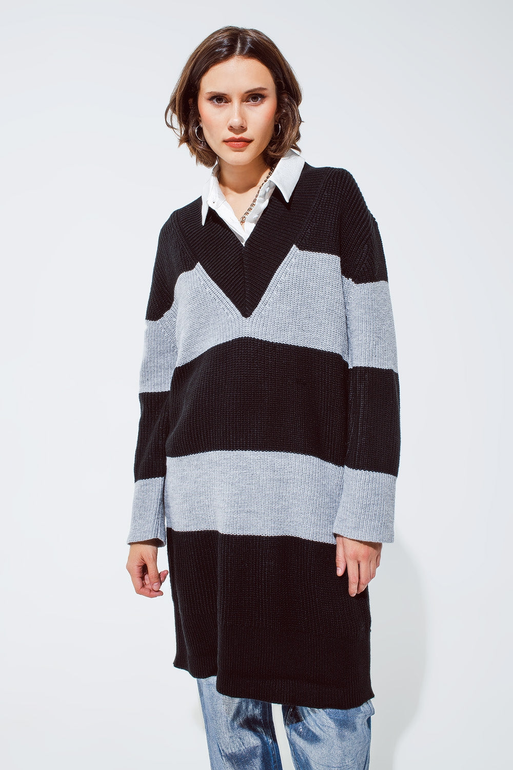 Vestido MIDI oversized com riscas e decote em V largo