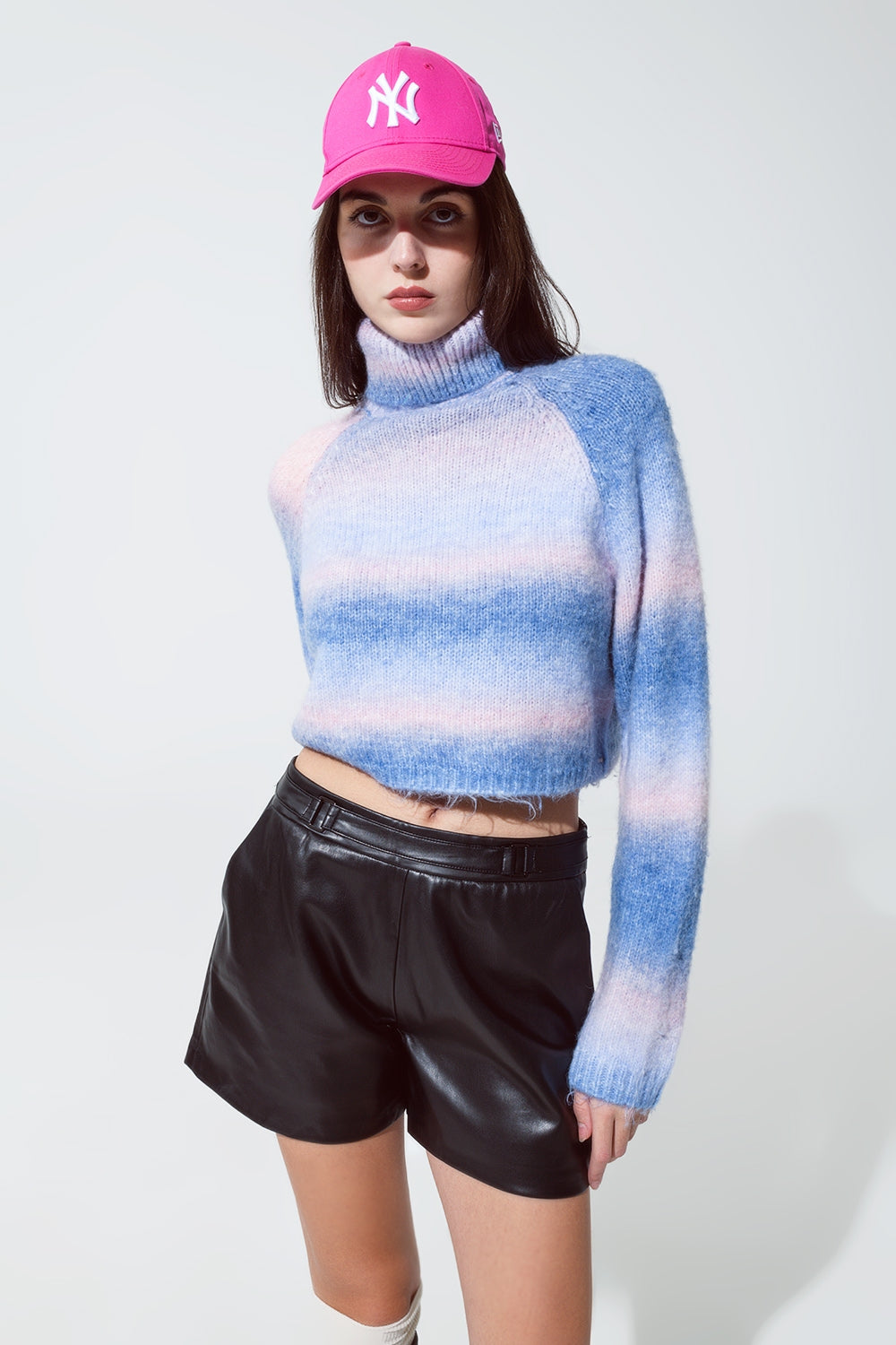 Camisola de gola alta em malha fofa em azul e rosa Degrade