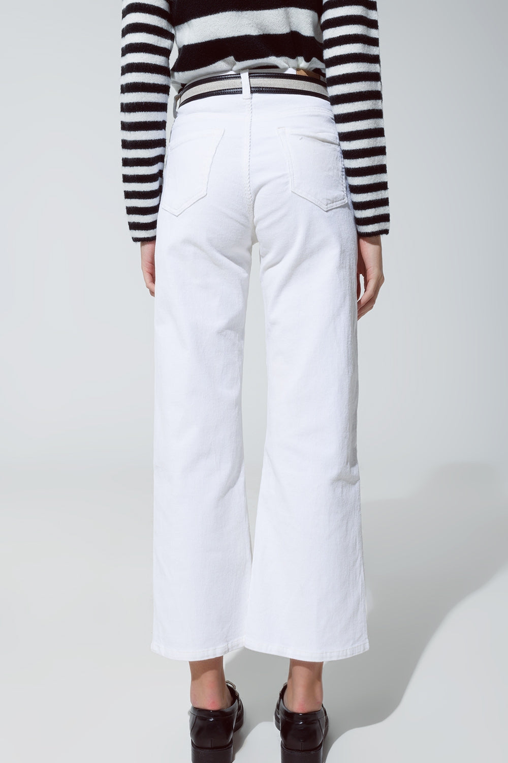 Calça recortada de veludo branco
