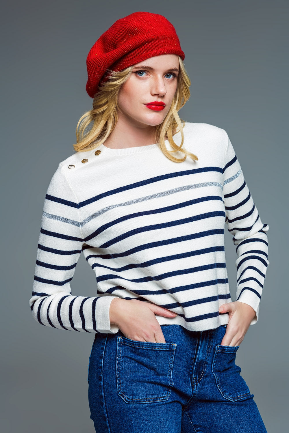 Camisola de riscas estilo marinho com pormenor de botões no ombro