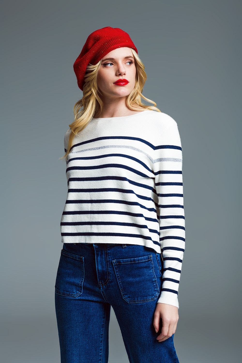 Camisola de riscas estilo marinho com pormenor de botões no ombro