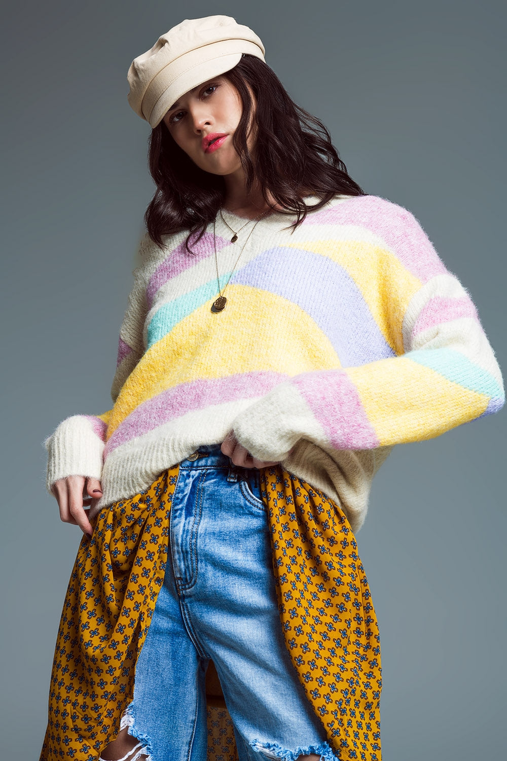 Camisola descontraída com decote em V Bege e riscas abstractas em tons pastel