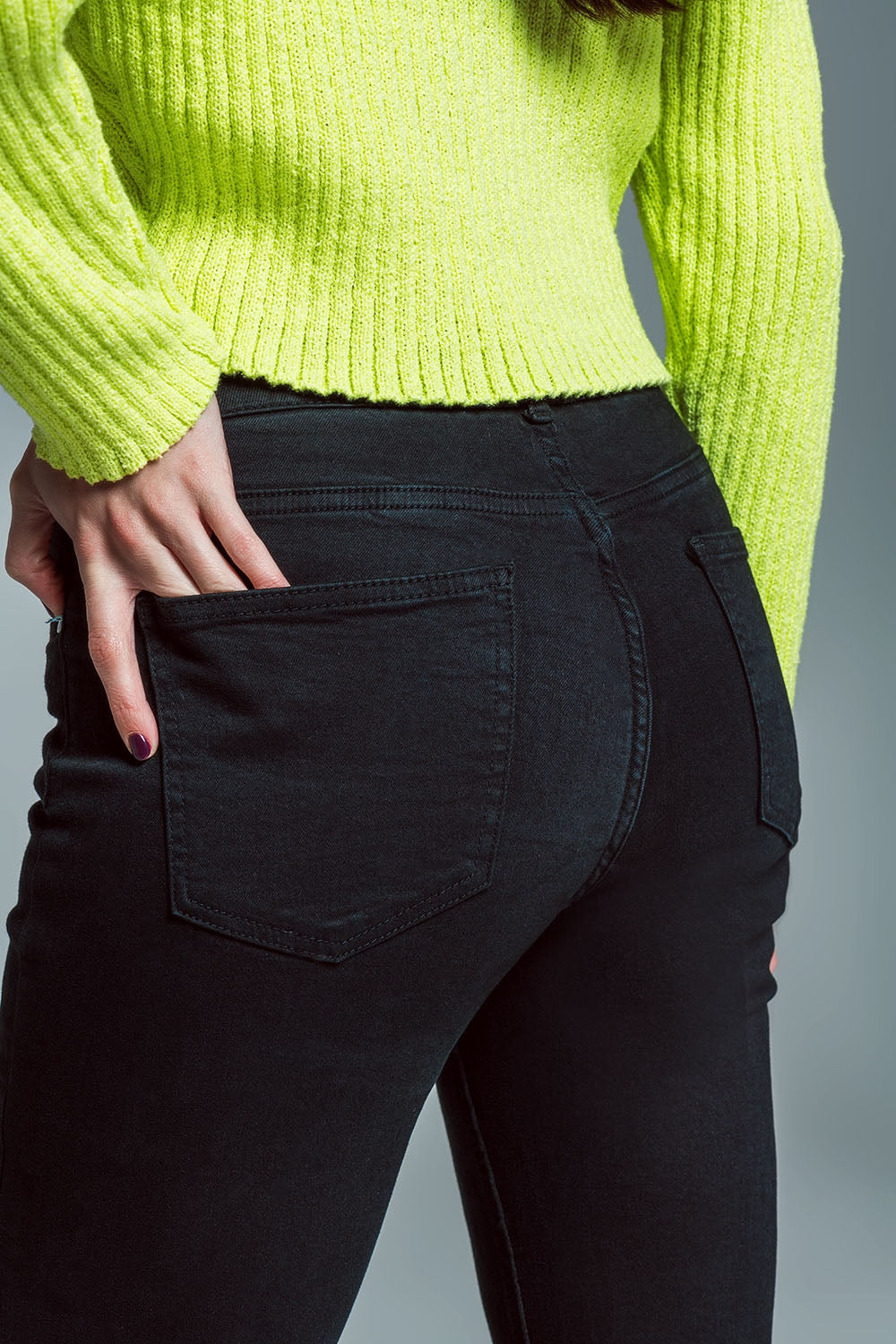 Calças de ganga skinny com pormenor de botão duplo em preto