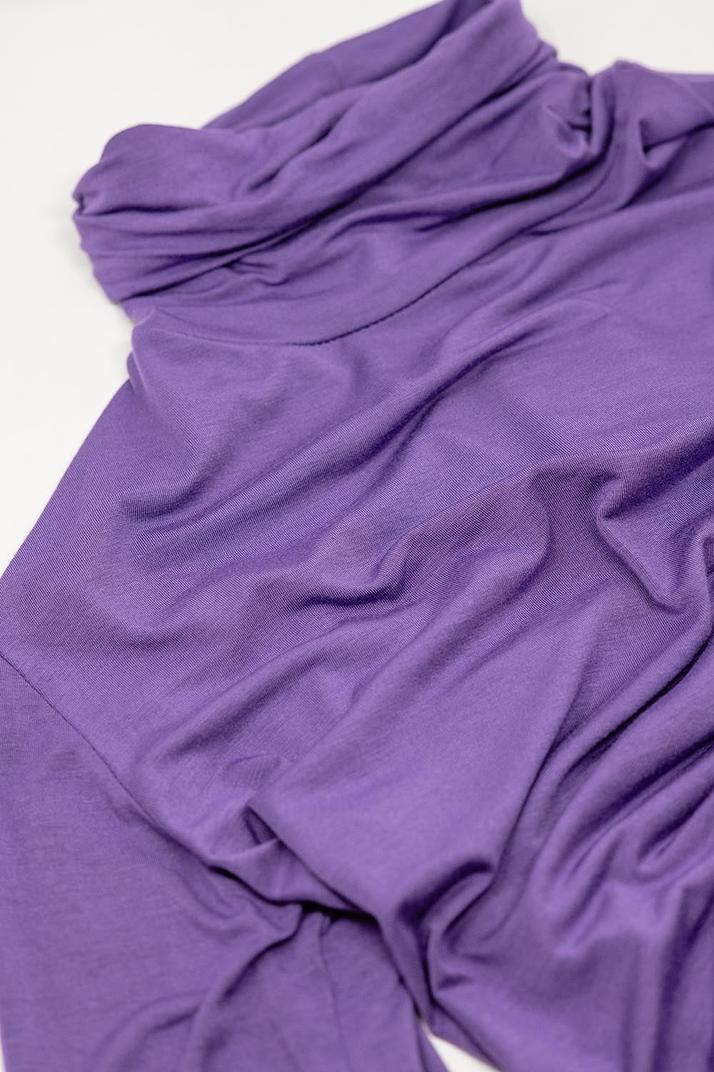 T-shirt de manga comprida com gola alta em tecido modal roxo
