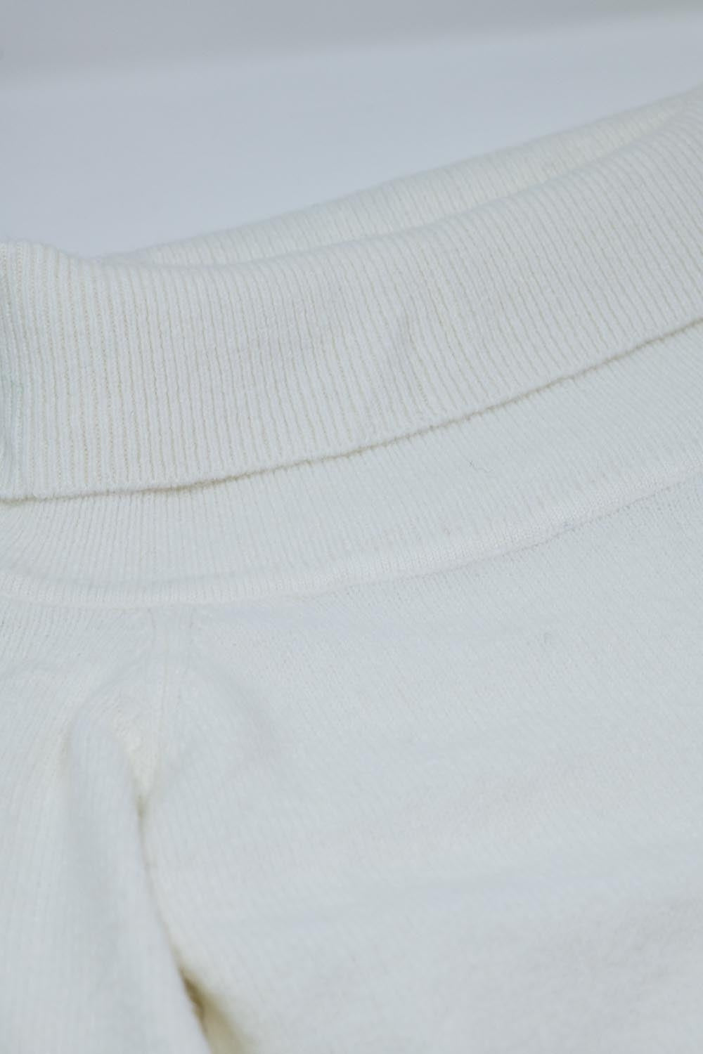 Camisola branca com decote em barco