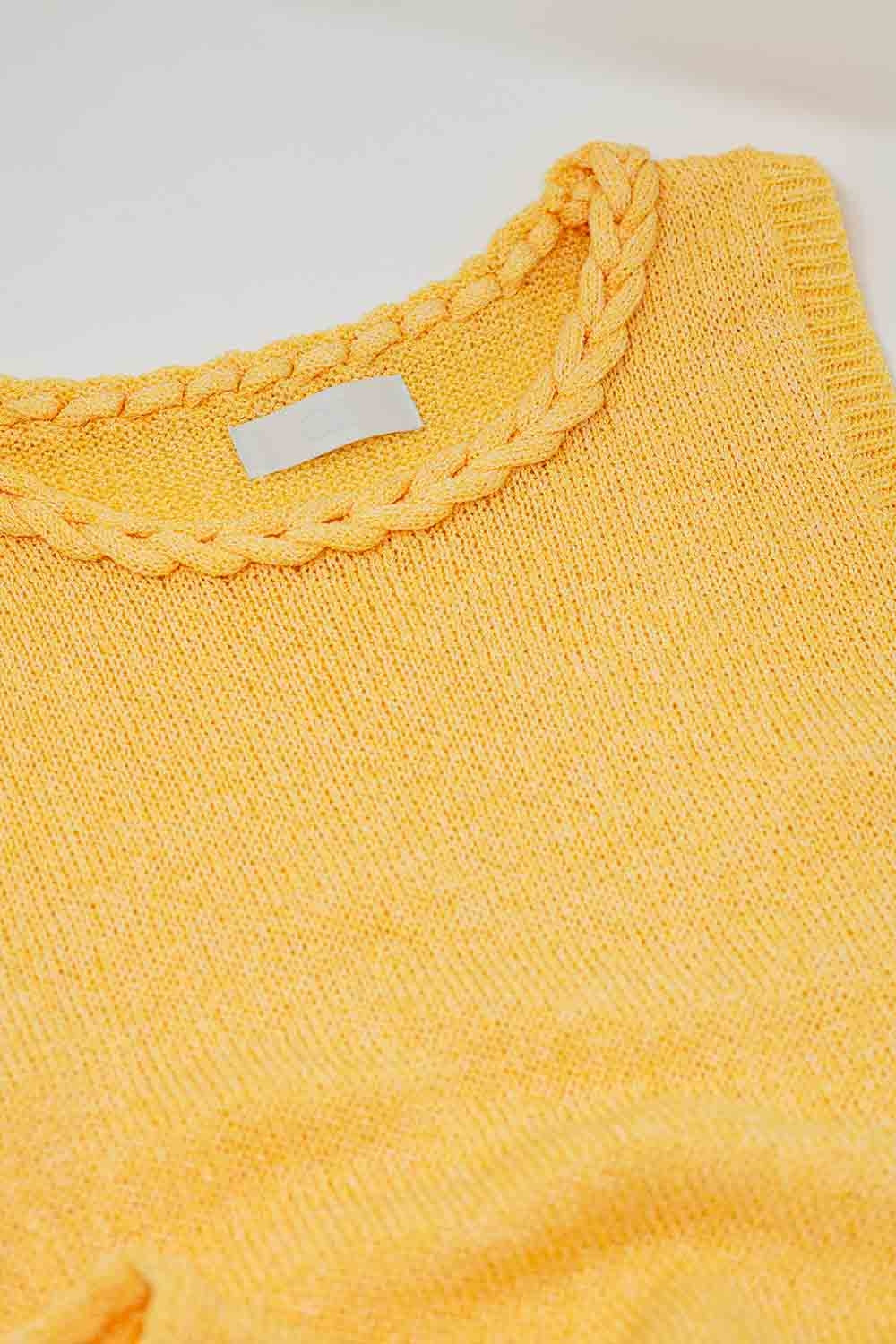 Vestido midi de malha com pormenores entrançados em amarelo