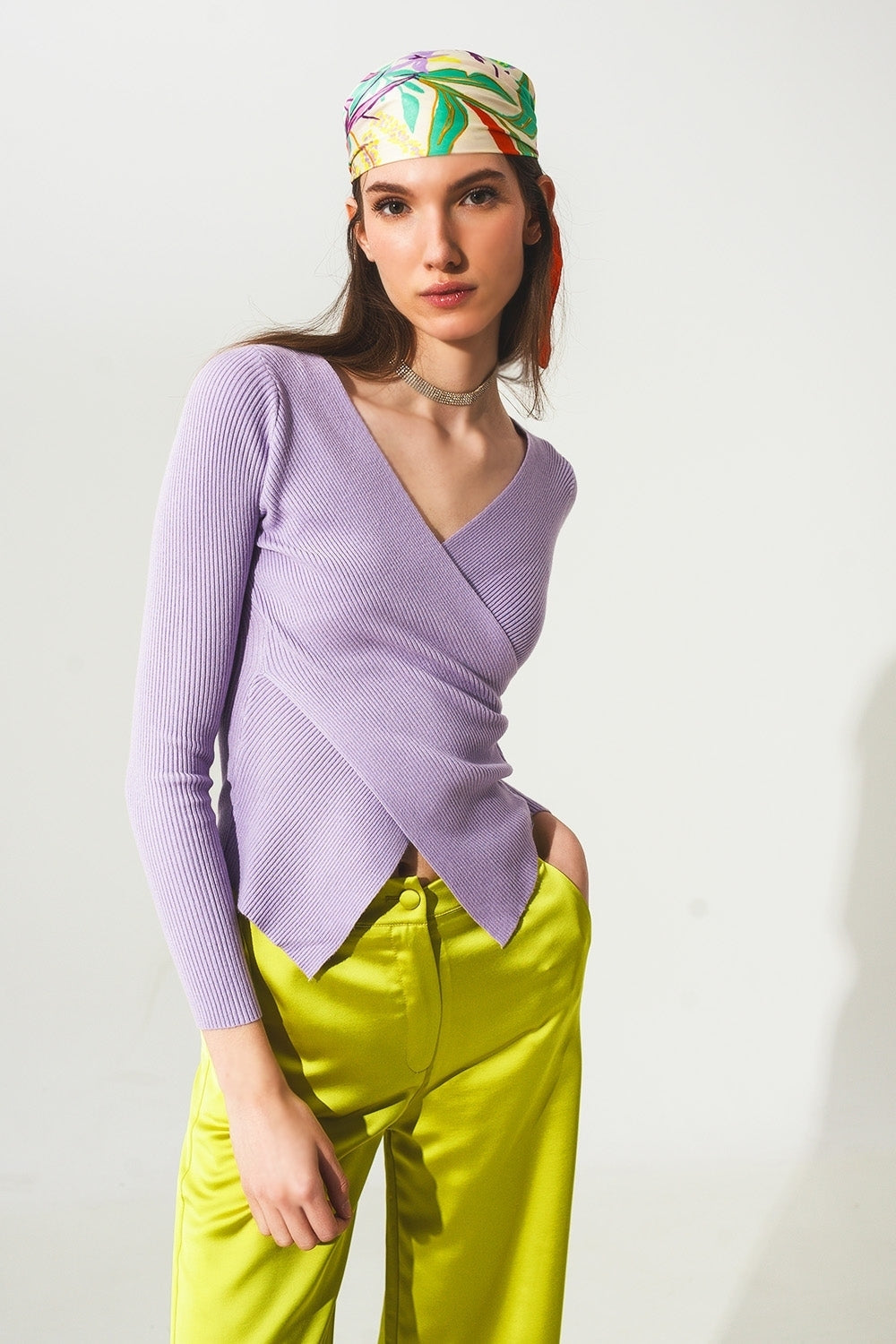 Camisola com gola em V com nervuras roxa