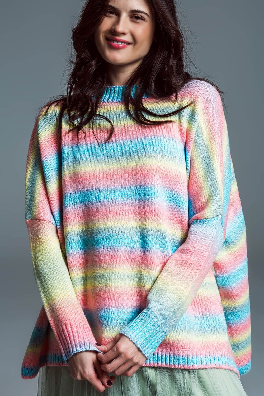 Camisola multicolorida de gola alta com fendas laterais