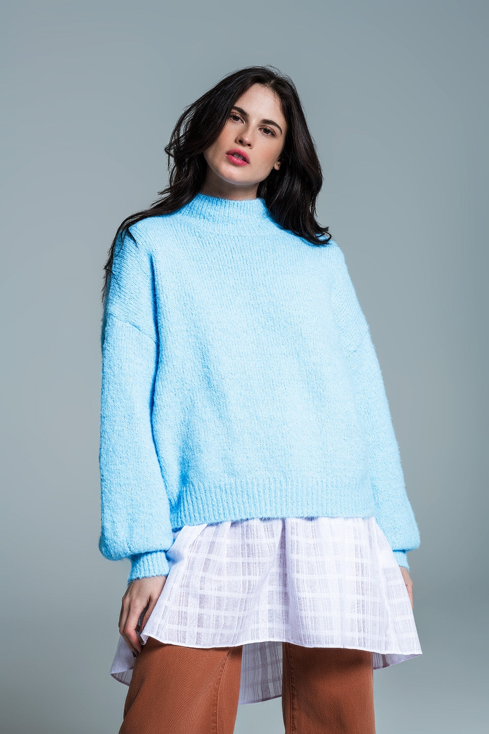 Camisola de malha macia azul clara