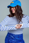camisola fina branca com riscas azuis