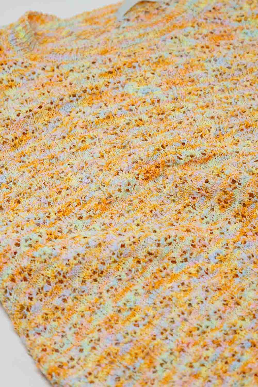camisola laranja de manga curta em malha croché