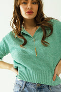 Camisola verde com mangas 3/4 e gola pólo