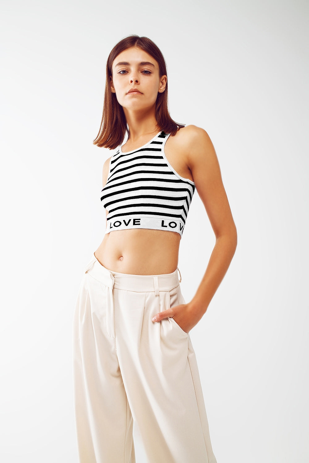 Top cropped listrado com texto de amor em branco