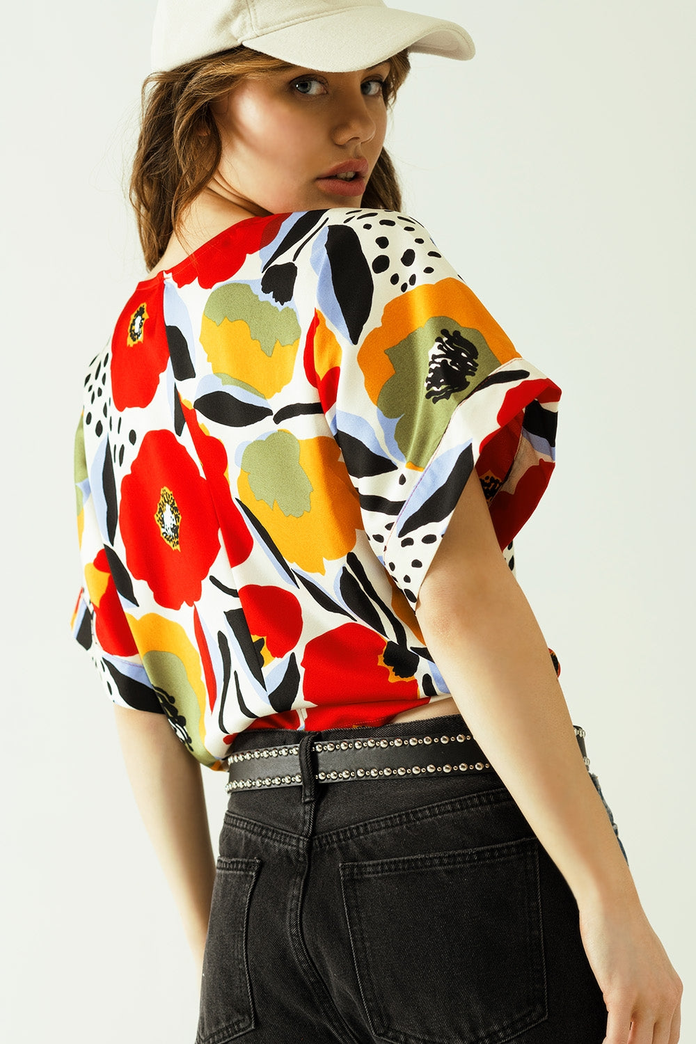 Blusa branca de Relaxed com desenhos de papoilas e manga curta