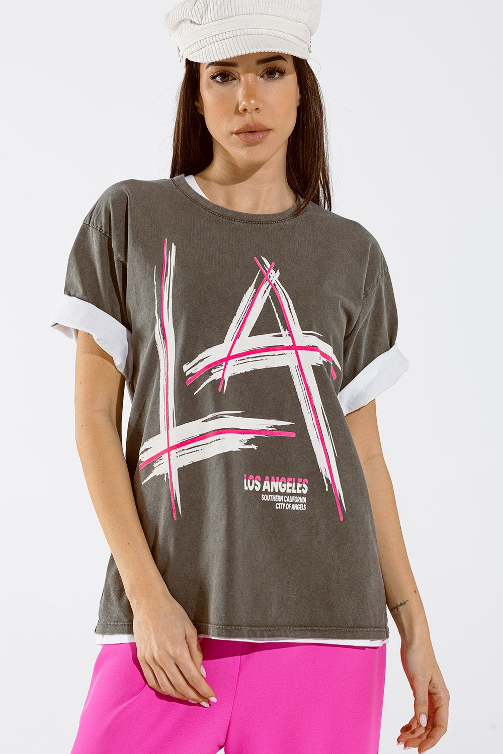 T-shirt cinzenta de tamanho grande Estampas LA Los Angeles em rosa e branco