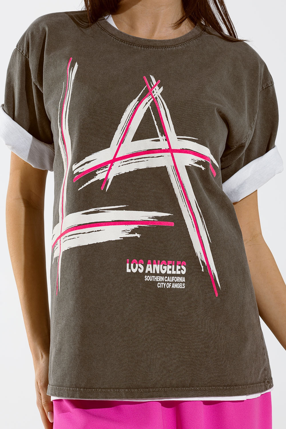 T-shirt cinzenta de tamanho grande Estampas LA Los Angeles em rosa e branco