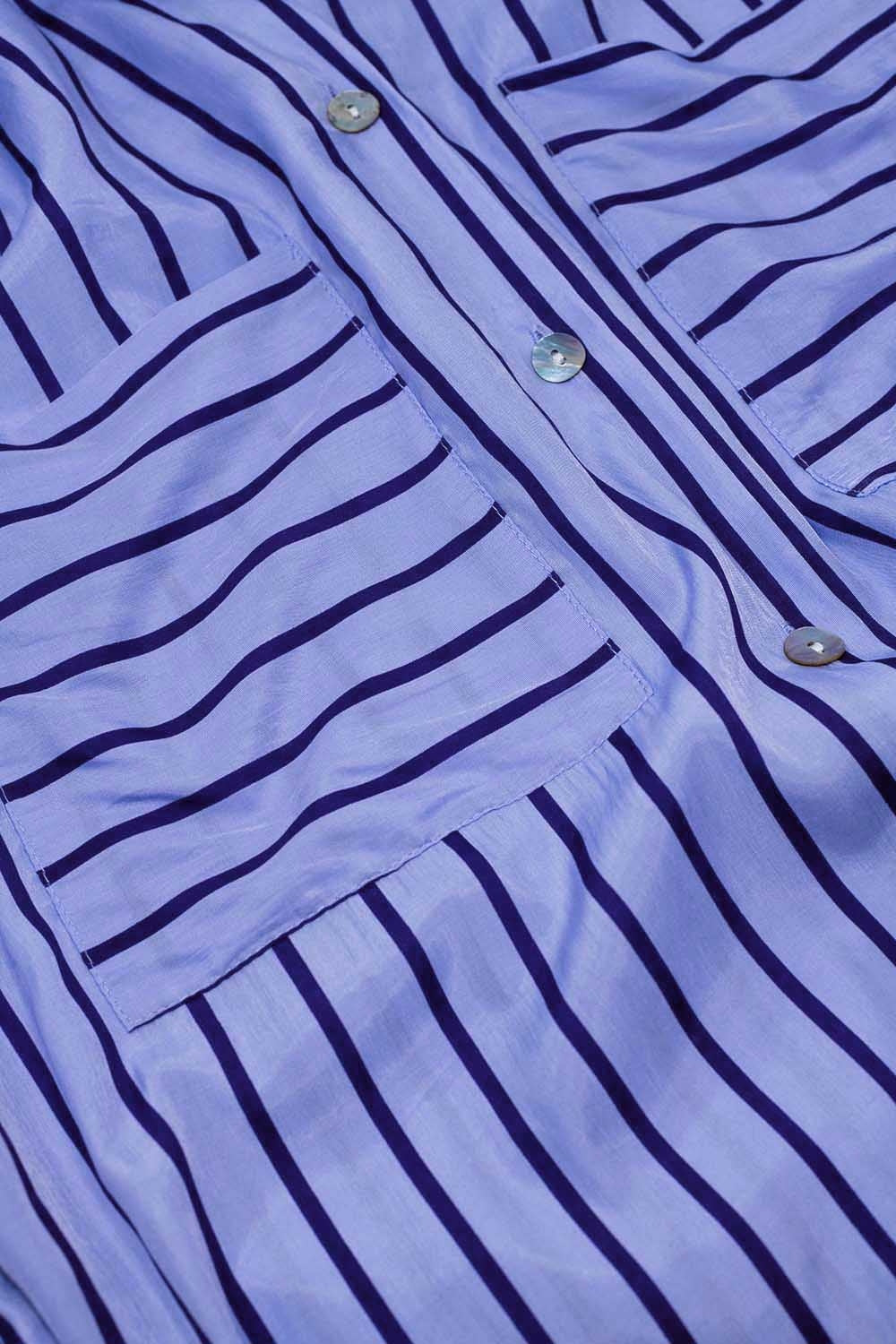 Camisa Lavanda com riscas roxas e bolsos no peito
