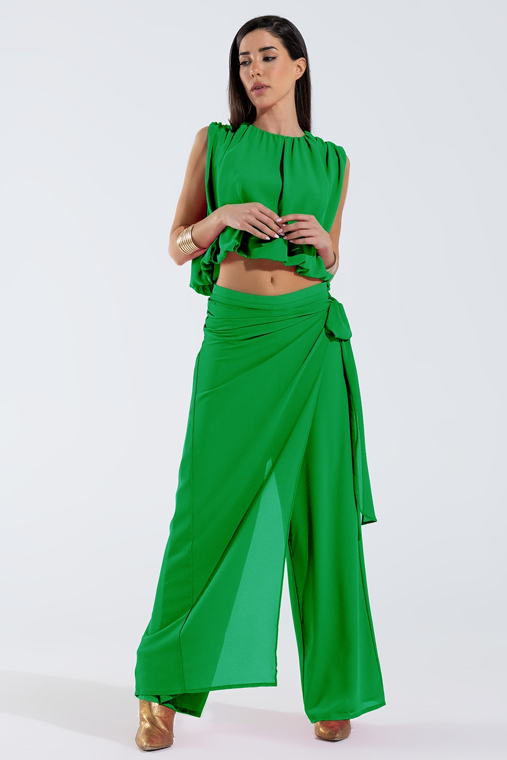 Top de musselina verde com design de pregas